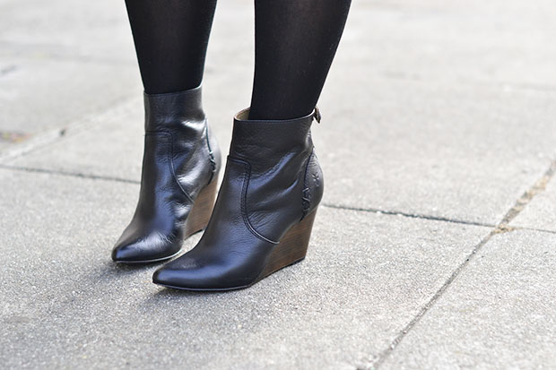 frye carson wedge bootie