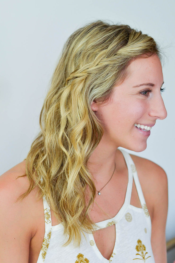 How to Style Hair in Humidity