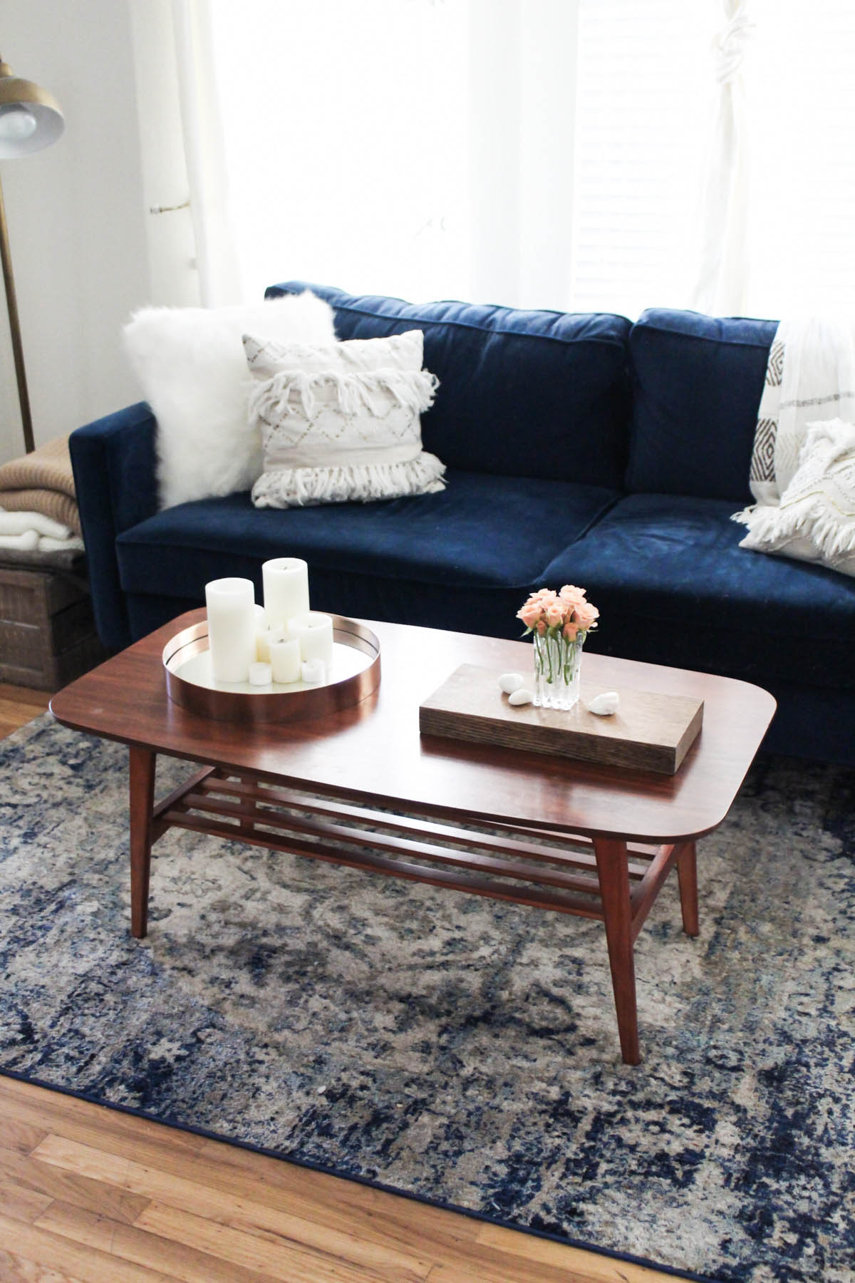 3 Ways to Style a Coffee Table – Advice from a Twenty Something