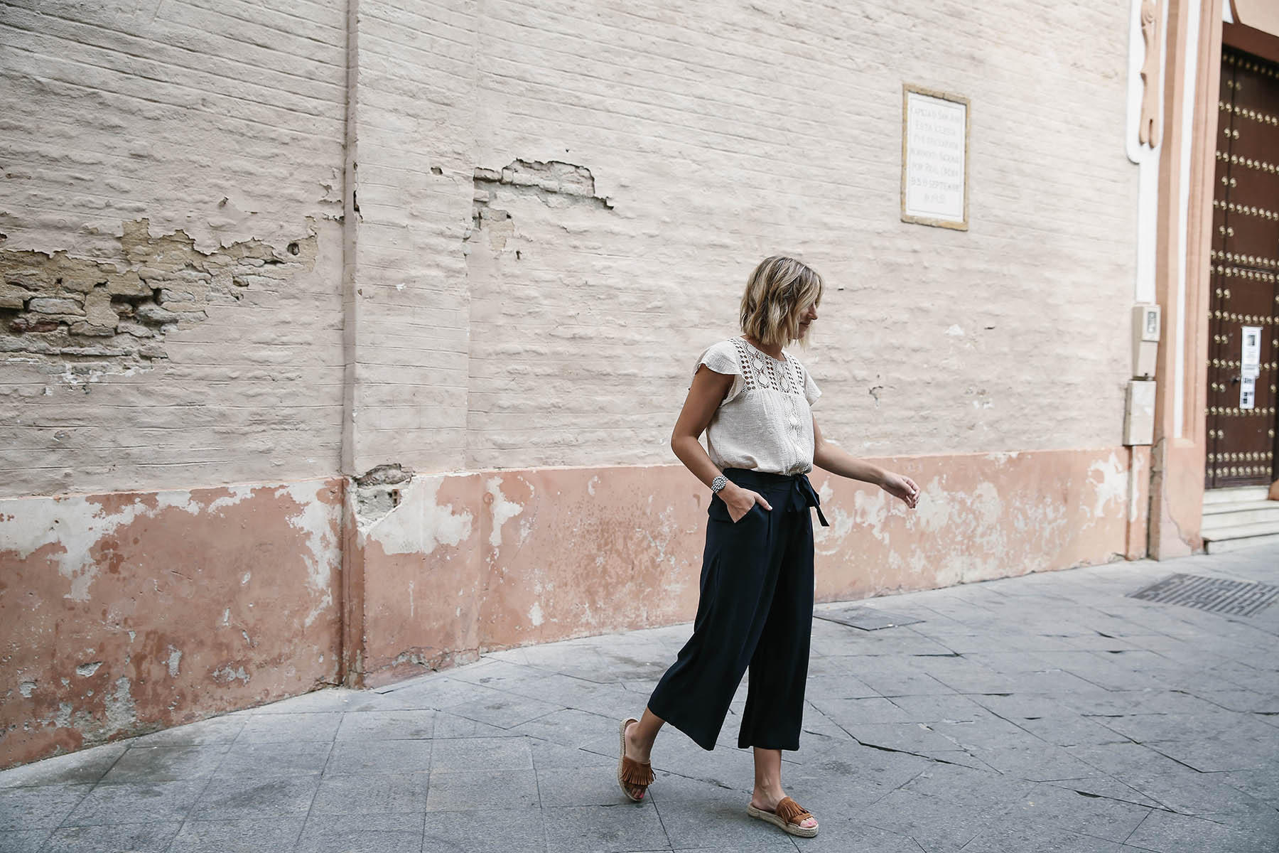 navy culottes outfit with espadrilles and crochet top