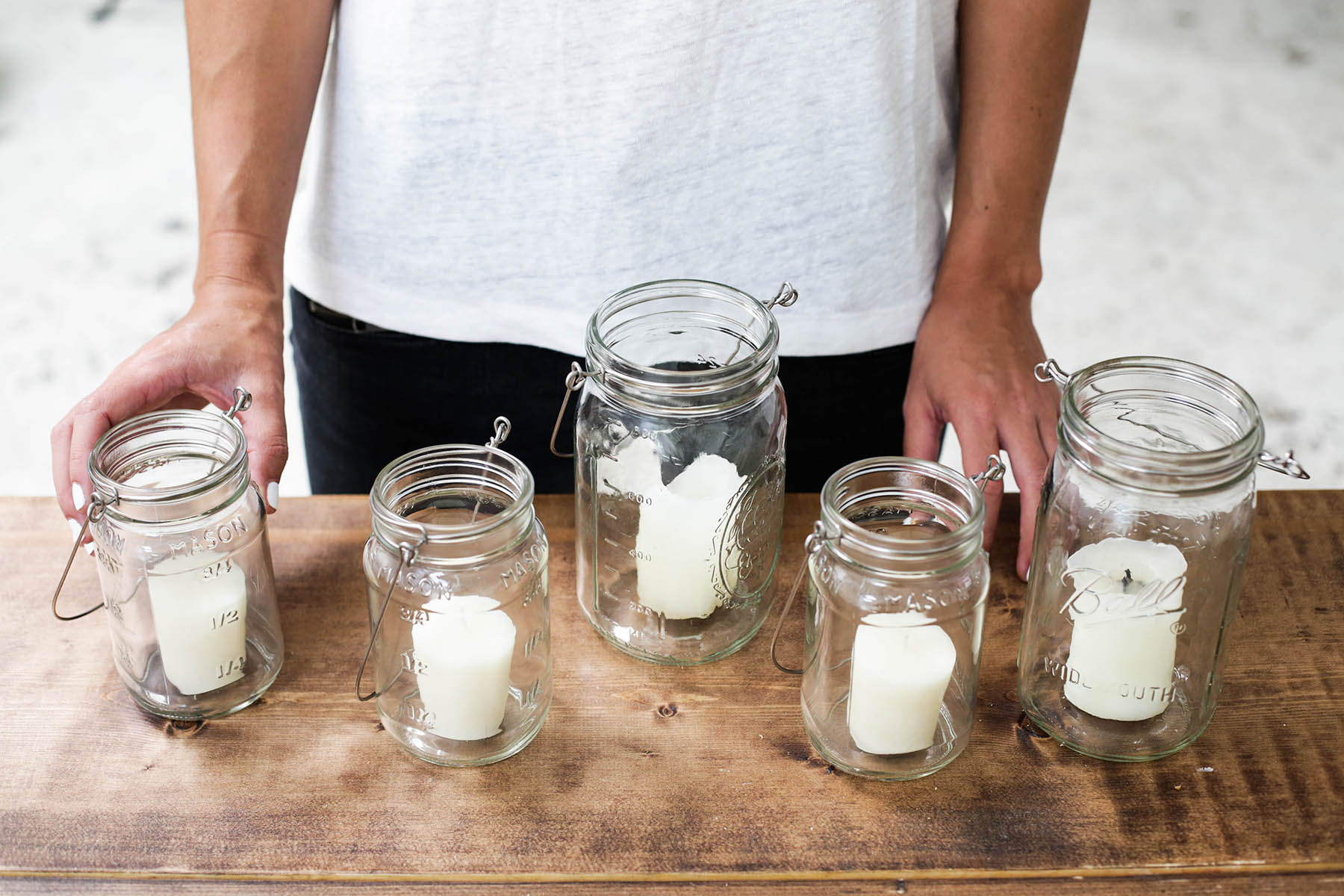 DIY holiday tablescape centerpiece candles mason jars