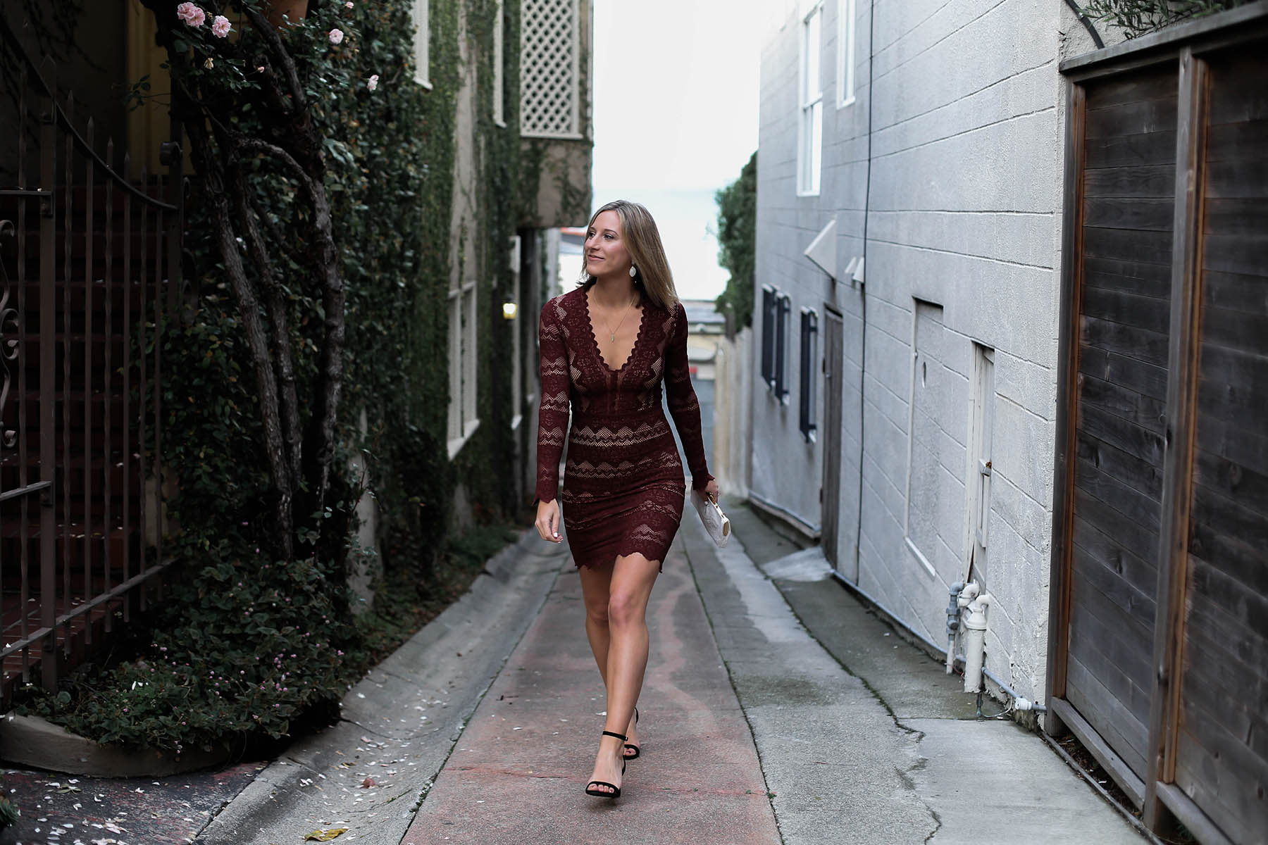 red lace holiday dresses