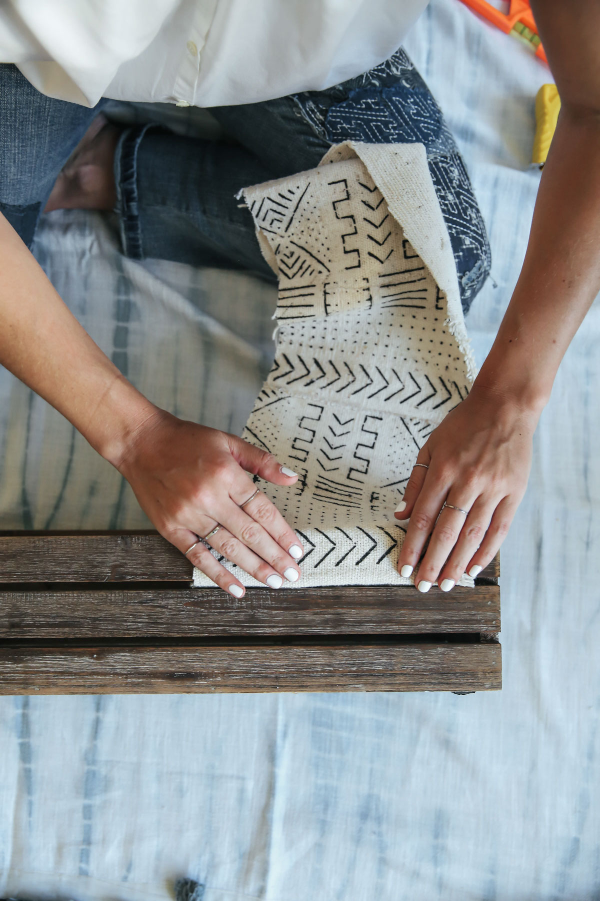 diy wine rack hanging crate with mudcloth