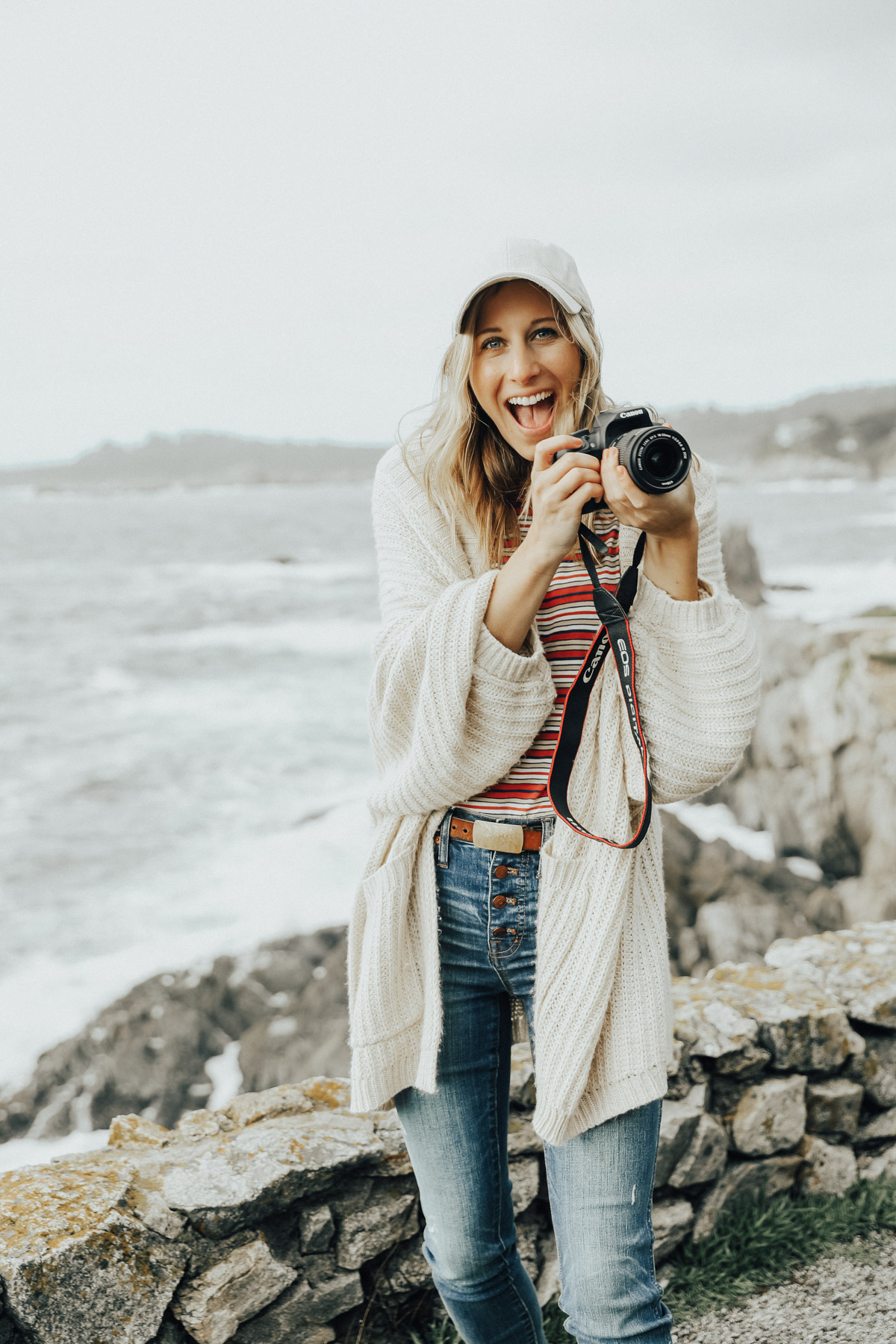 road trip outfit with madewell jeans and tee