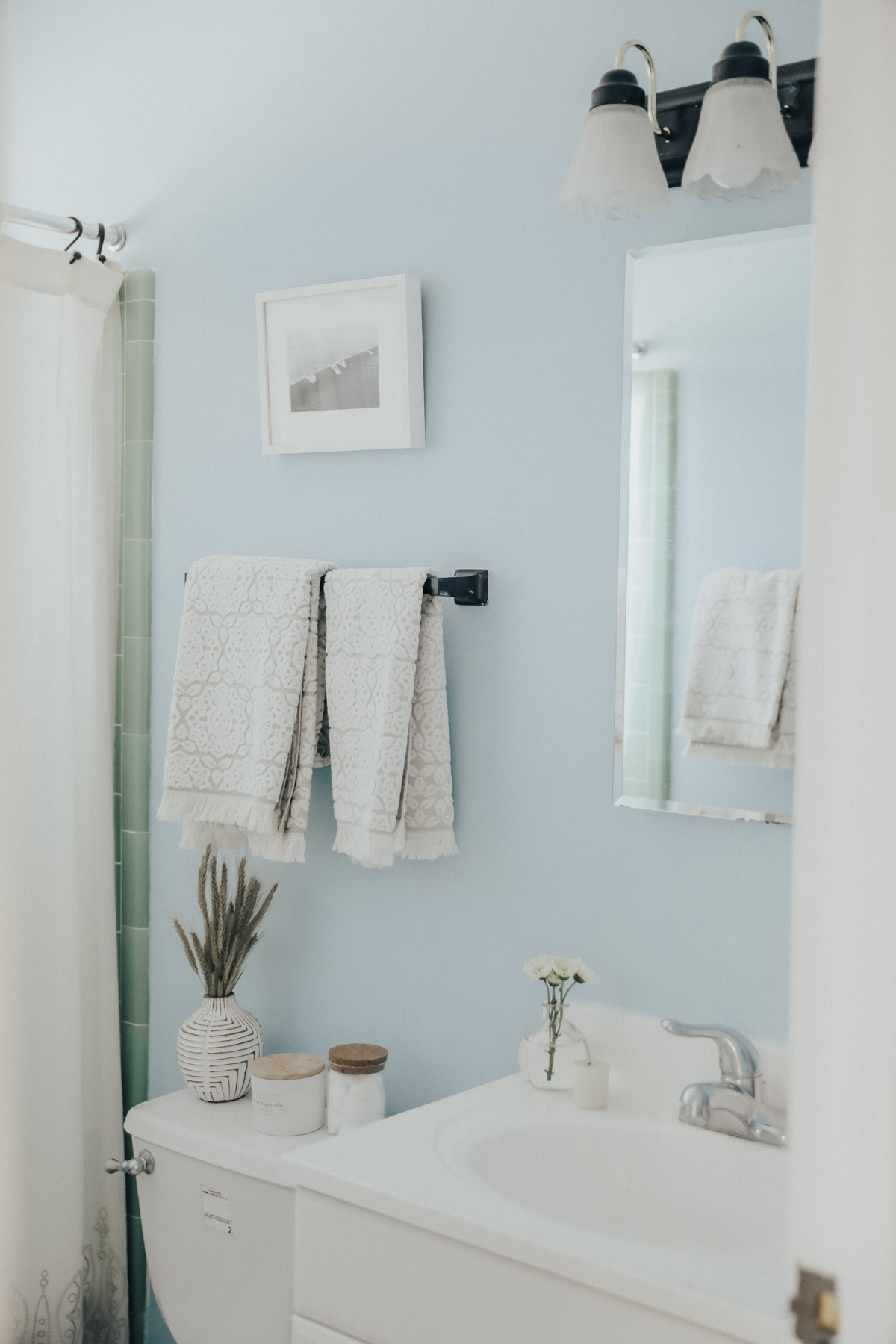 Peel and Stick Tiles Are The Easiest Fix for Ugly Rental Bathrooms