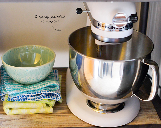 Mini Makeover: My Kitchen Shelves