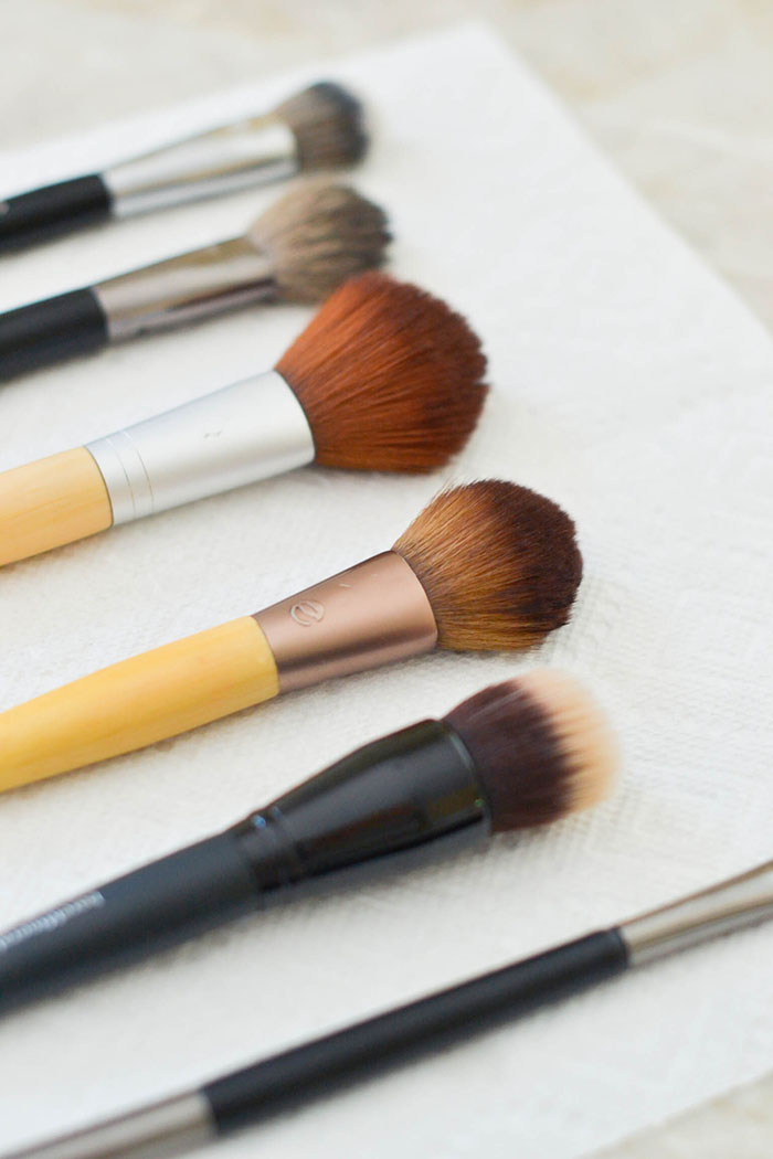 How to Clean Your Makeup Brushes the Simple Way