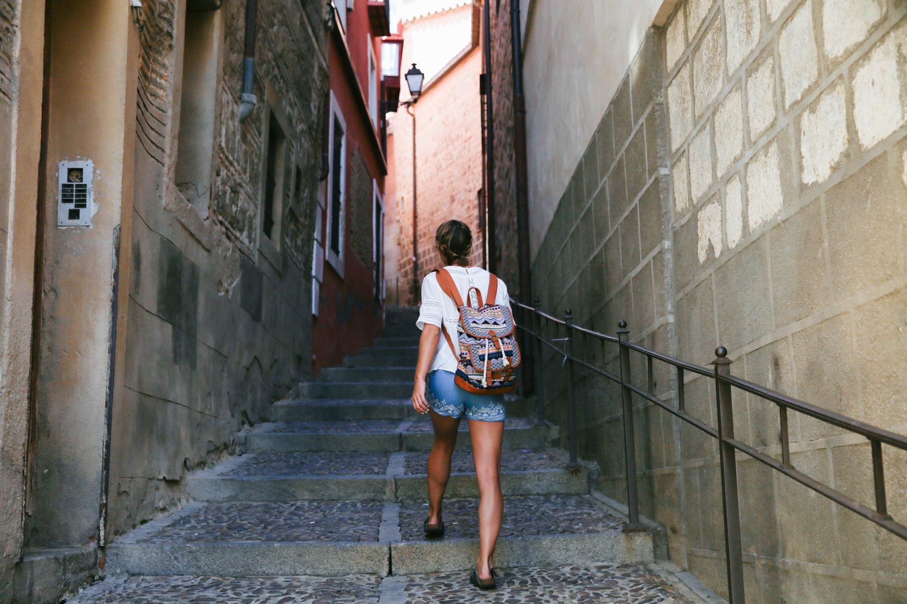 5 of the Best Destinations for Females Traveling Alone