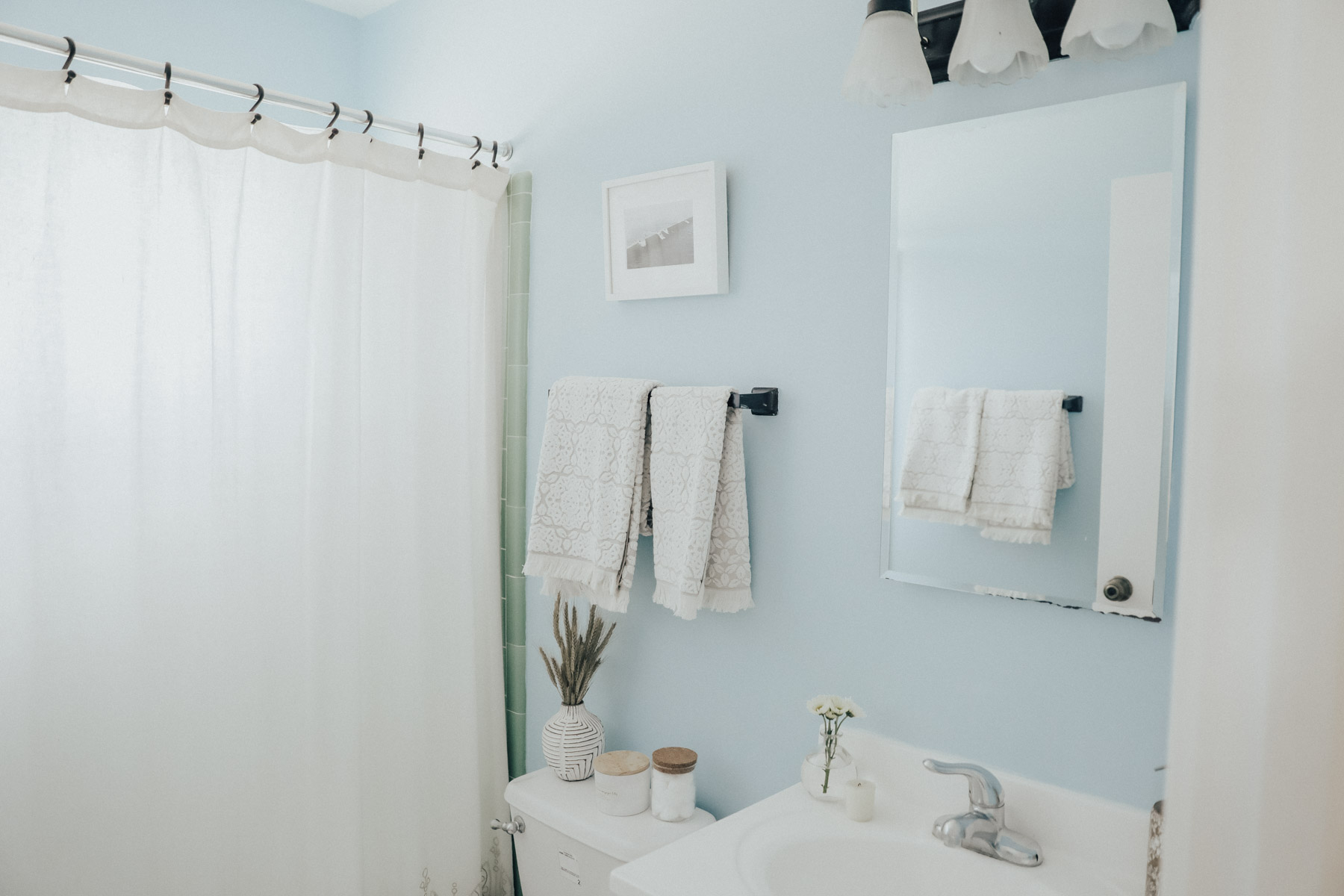 Easy Ways to Update Your Rental Bathroom